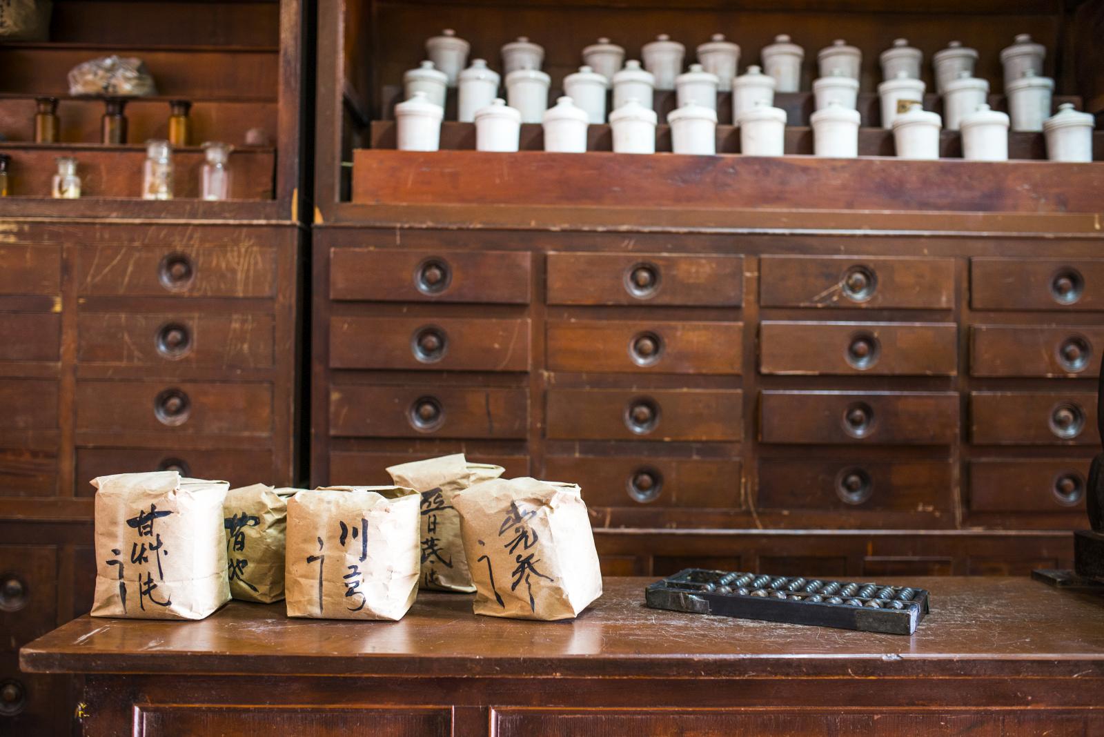 Chinese herbs used in placing the jars